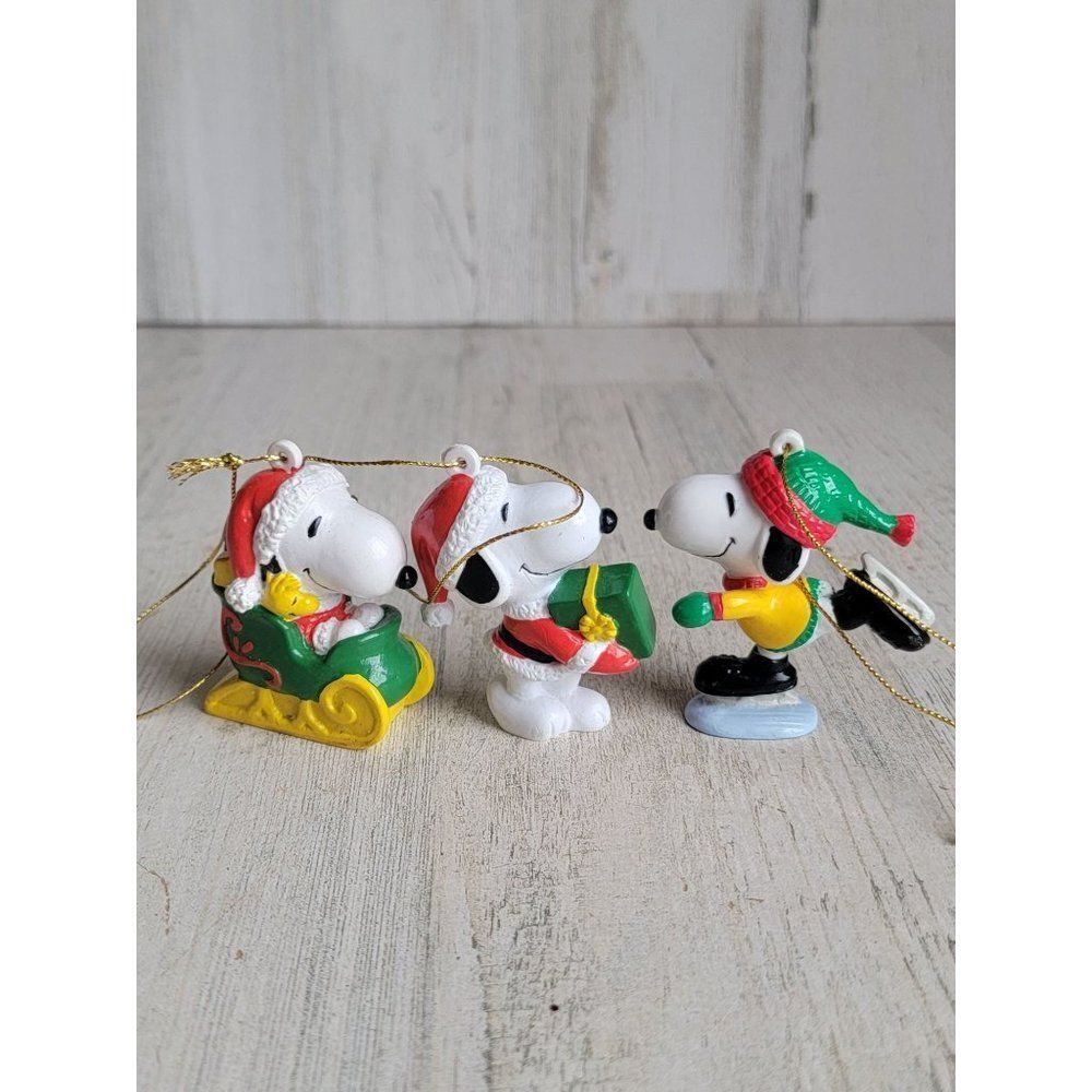 Vintage Snoopy sleigh Santa Claus skating gift ornament set‎ Woodstock Xmas